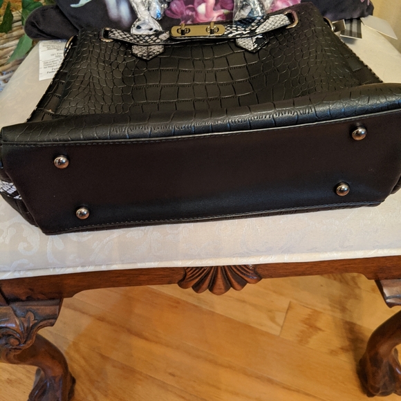 Handbag - Picture 6 of 6